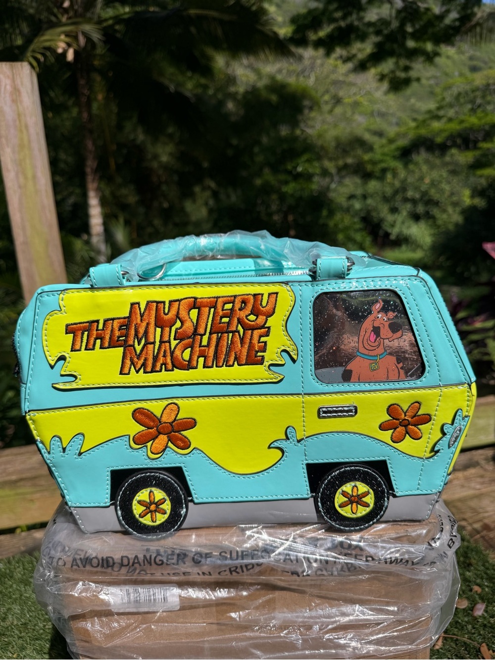 Dolls kill Scoobydoo The Mystery Machine weekender bag - Picture 8 of 8